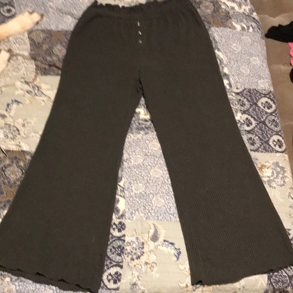 Soft army green lounge pants wide leg sz L